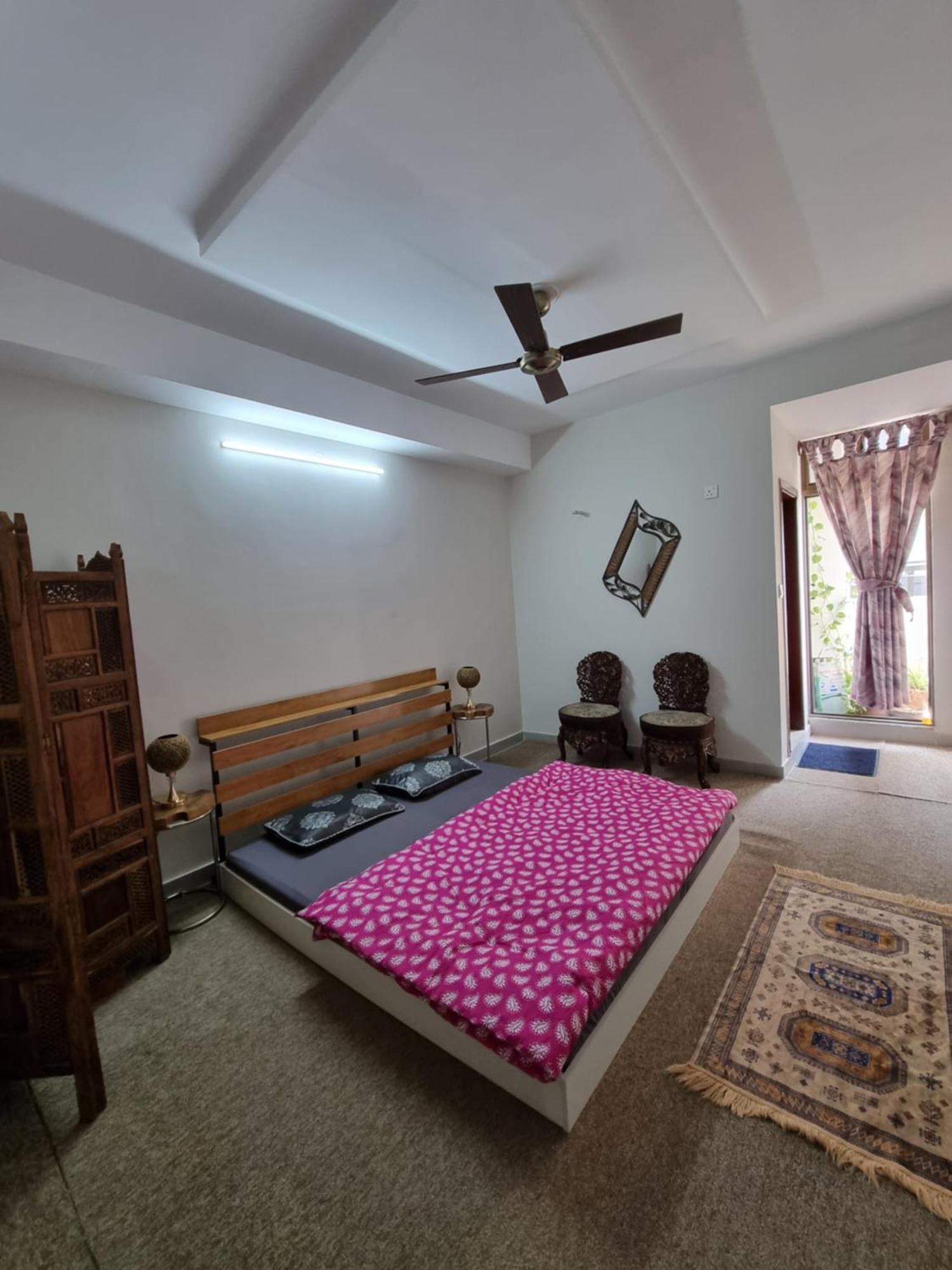 Three Bed Attached Bath Netflix Wifi Smart Tv Parking Wfh Desk Apartment Islamabad Exterior photo