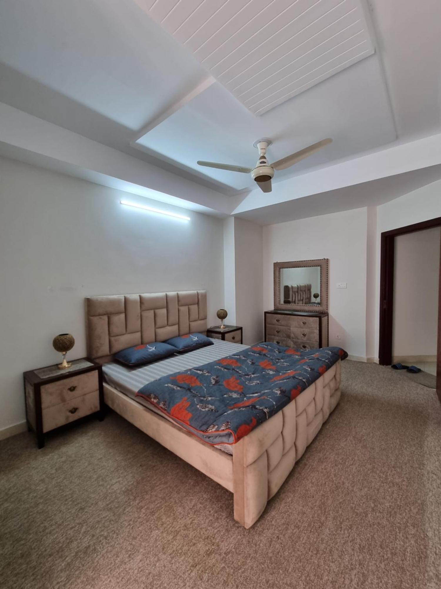 Three Bed Attached Bath Netflix Wifi Smart Tv Parking Wfh Desk Apartment Islamabad Exterior photo